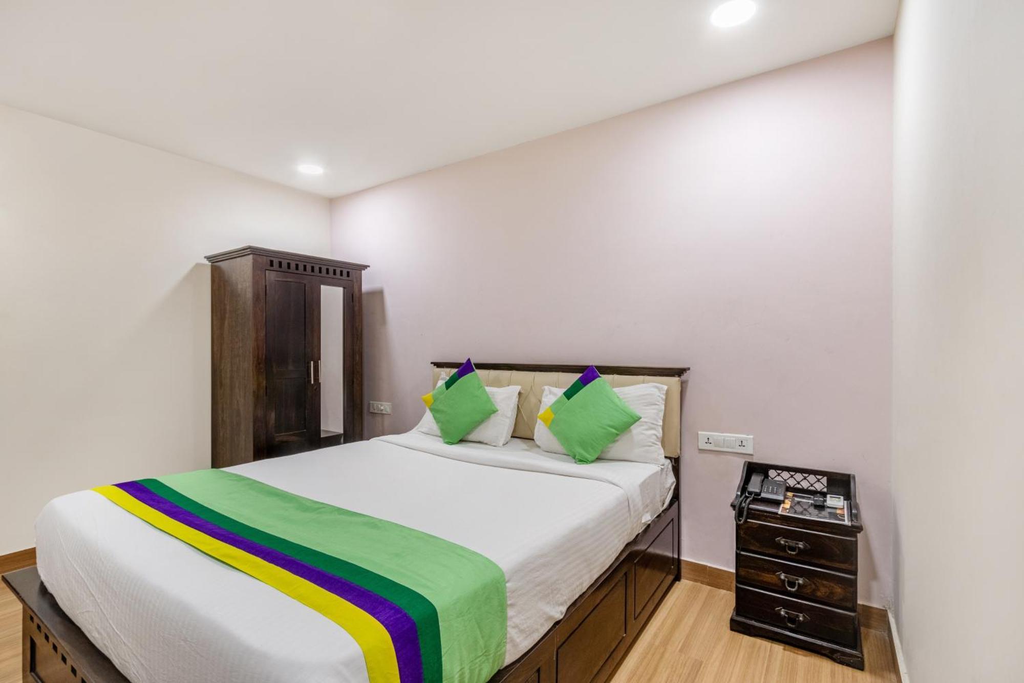 Treebo Purple Square Hotel Hyderabad Exterior photo